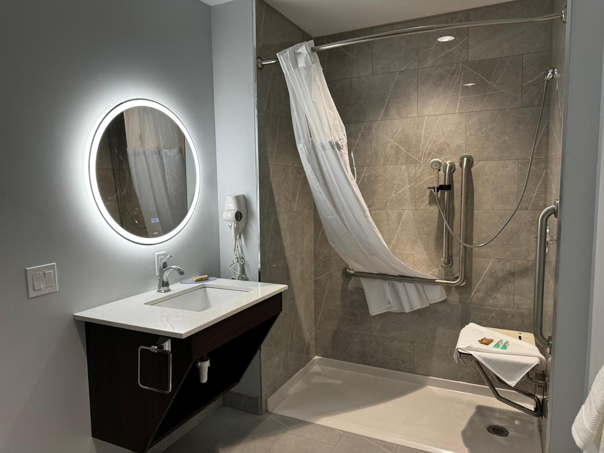 Travelodge By Wyndham Cochrane Ngoại thất bức ảnh