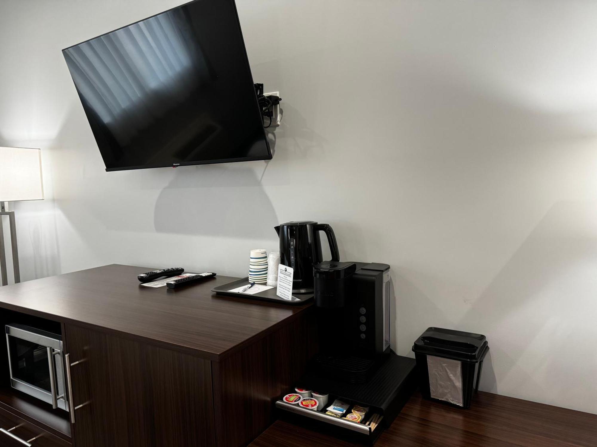Travelodge By Wyndham Cochrane Ngoại thất bức ảnh