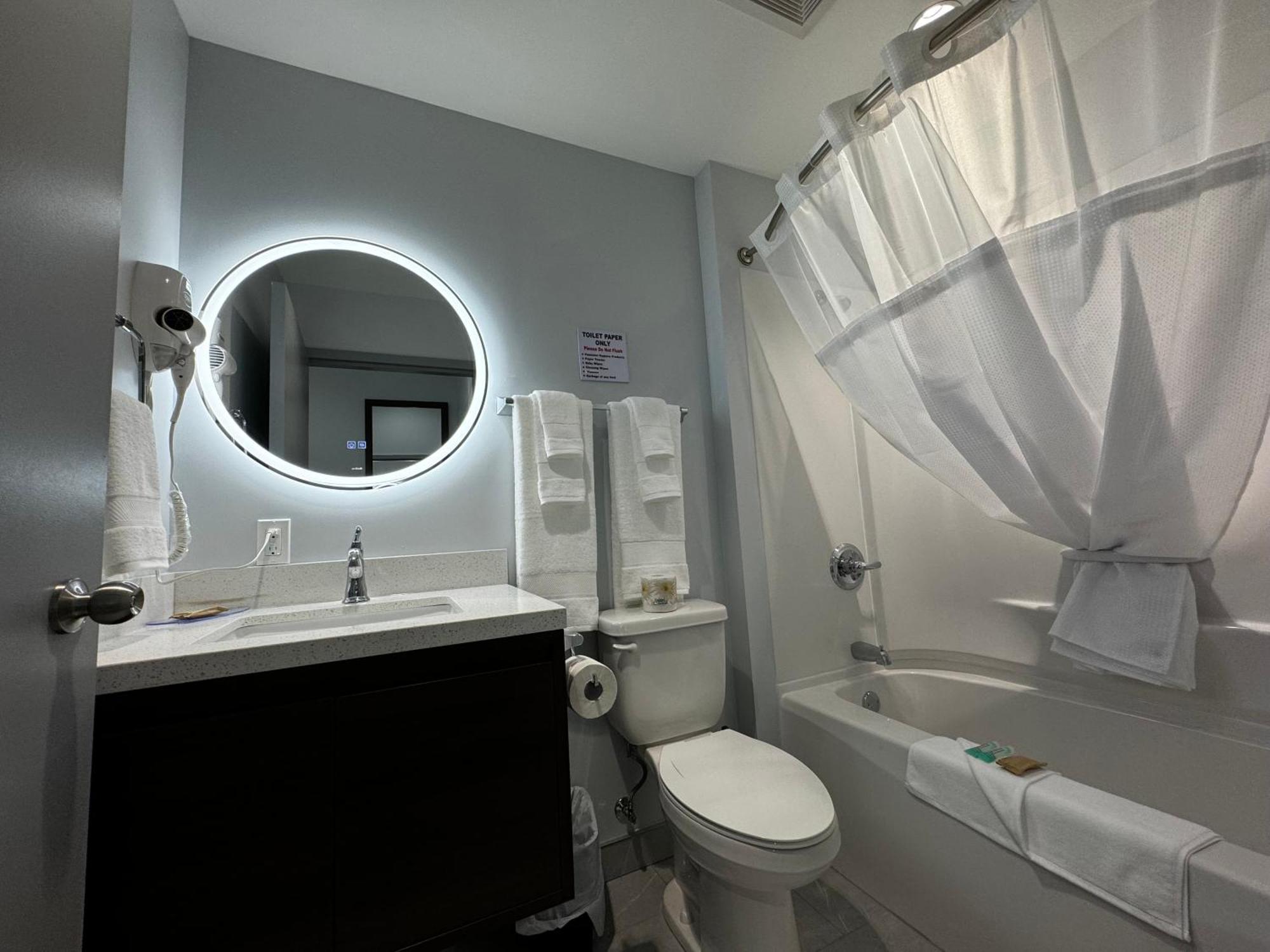 Travelodge By Wyndham Cochrane Ngoại thất bức ảnh