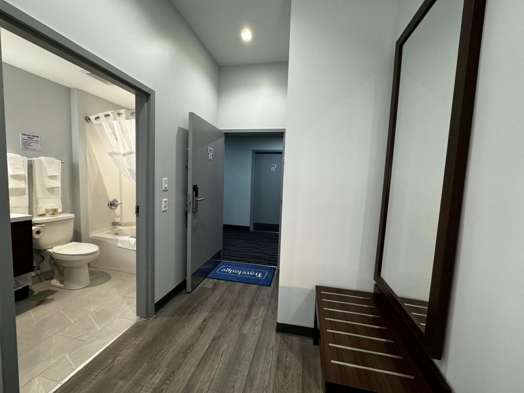 Travelodge By Wyndham Cochrane Ngoại thất bức ảnh