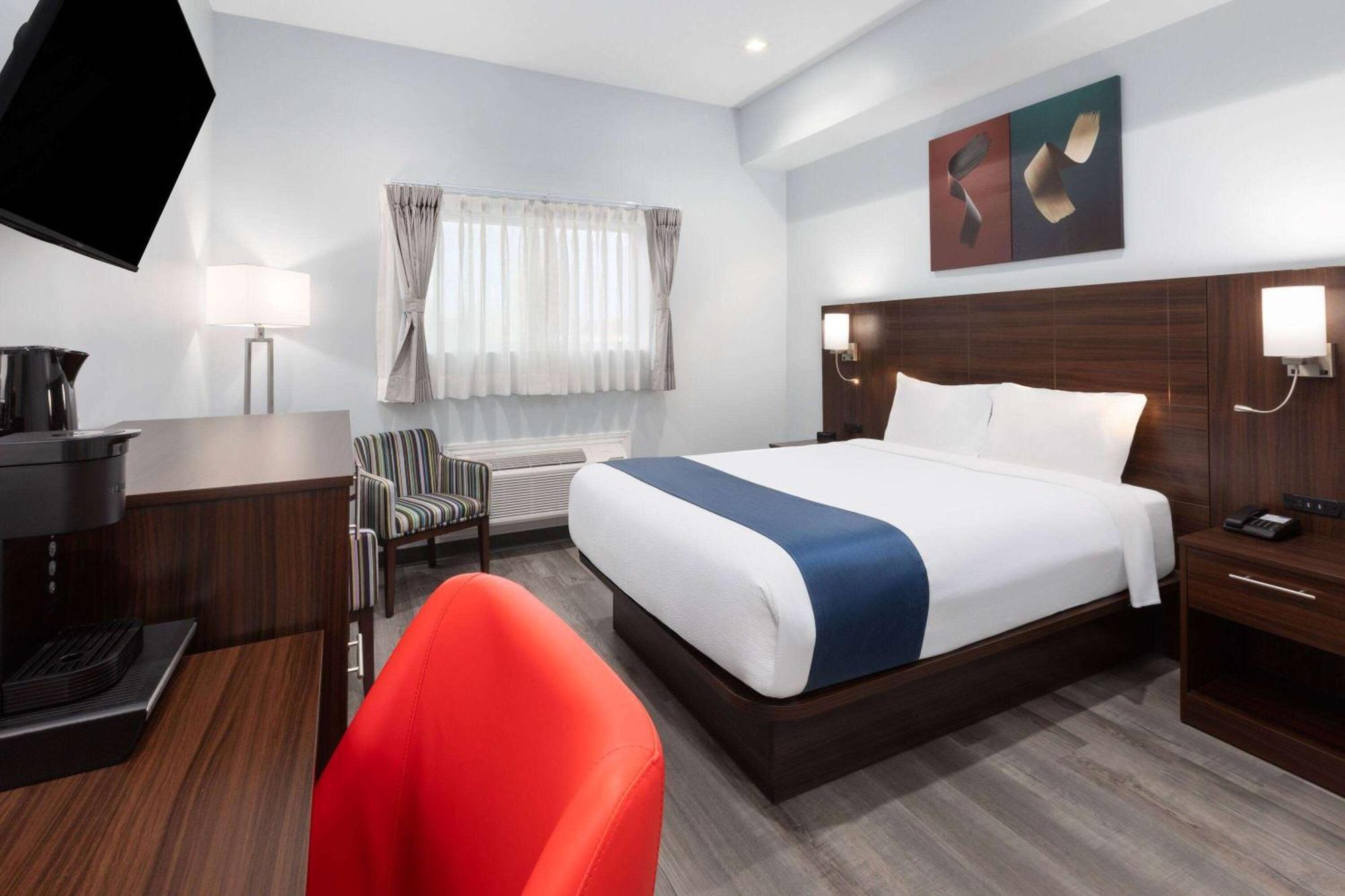 Travelodge By Wyndham Cochrane Ngoại thất bức ảnh