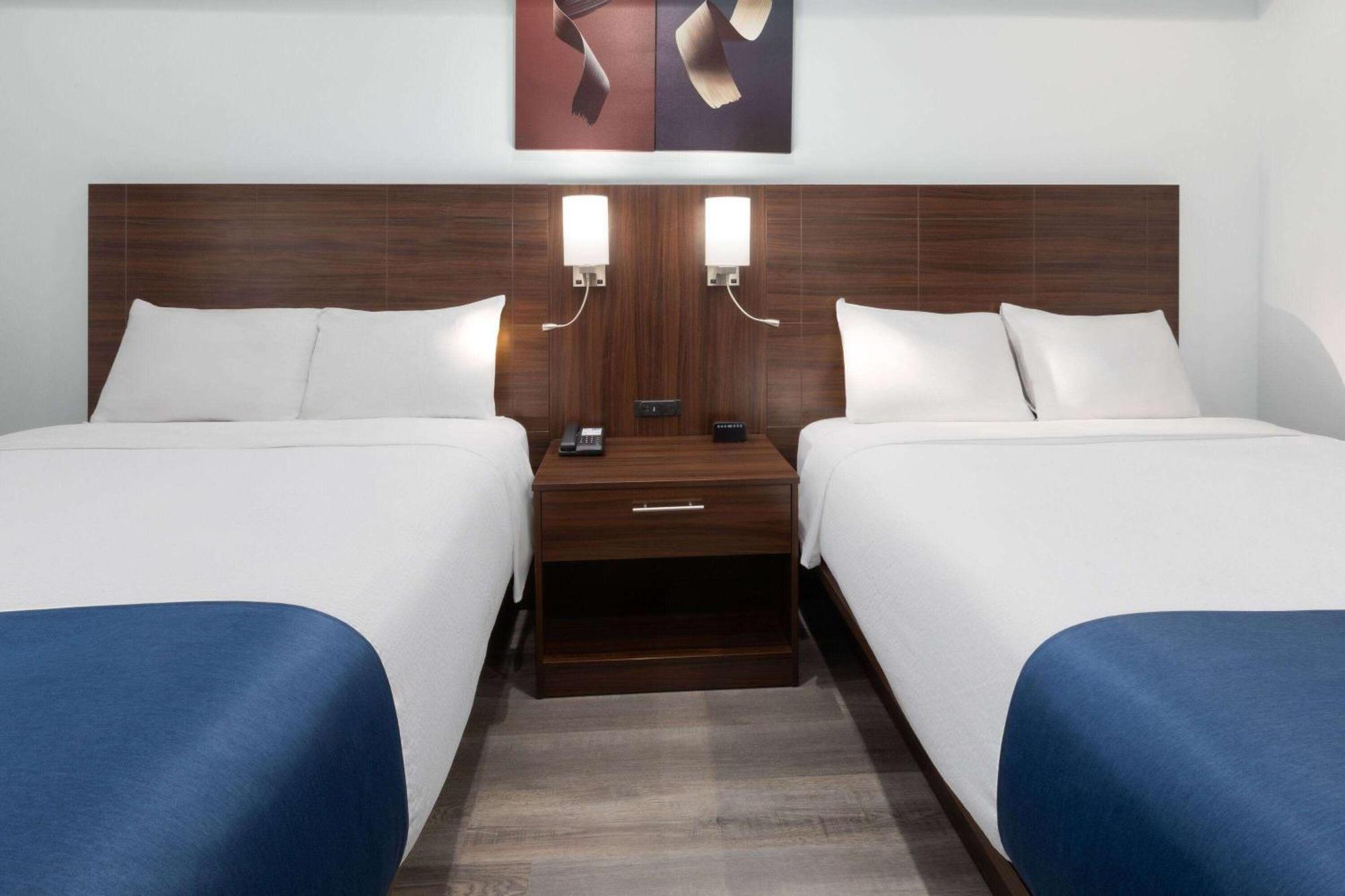 Travelodge By Wyndham Cochrane Ngoại thất bức ảnh