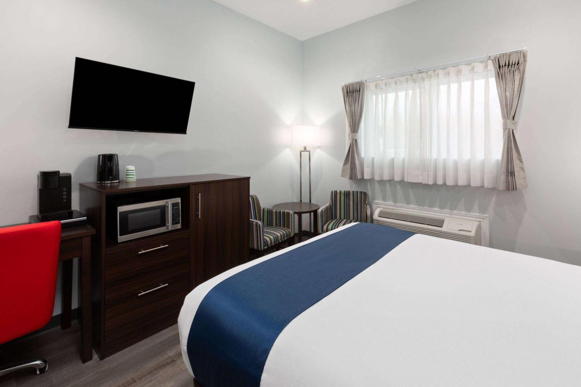 Travelodge By Wyndham Cochrane Ngoại thất bức ảnh