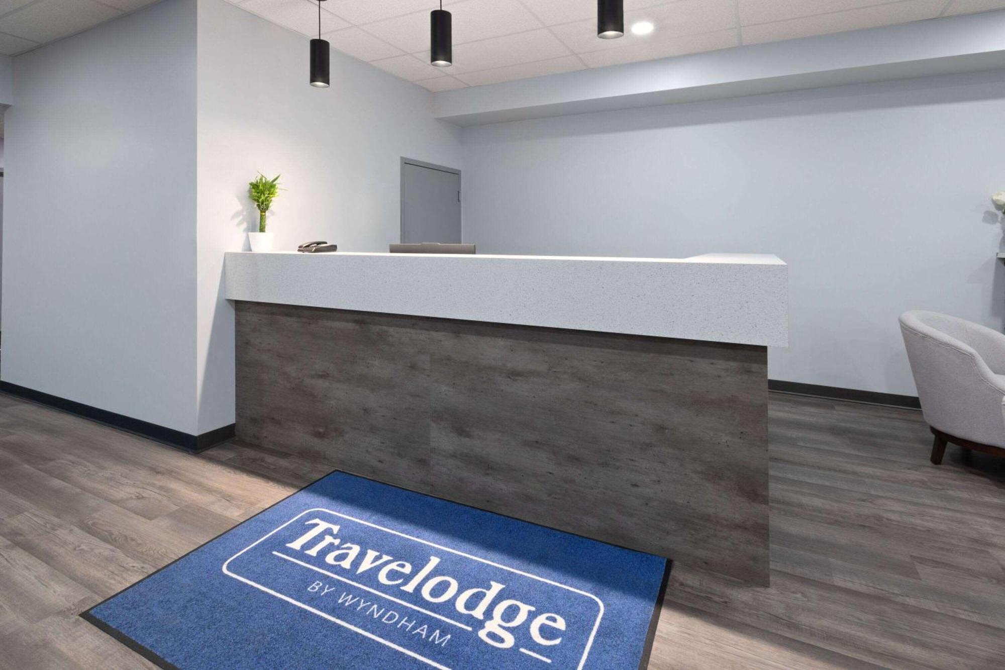 Travelodge By Wyndham Cochrane Ngoại thất bức ảnh