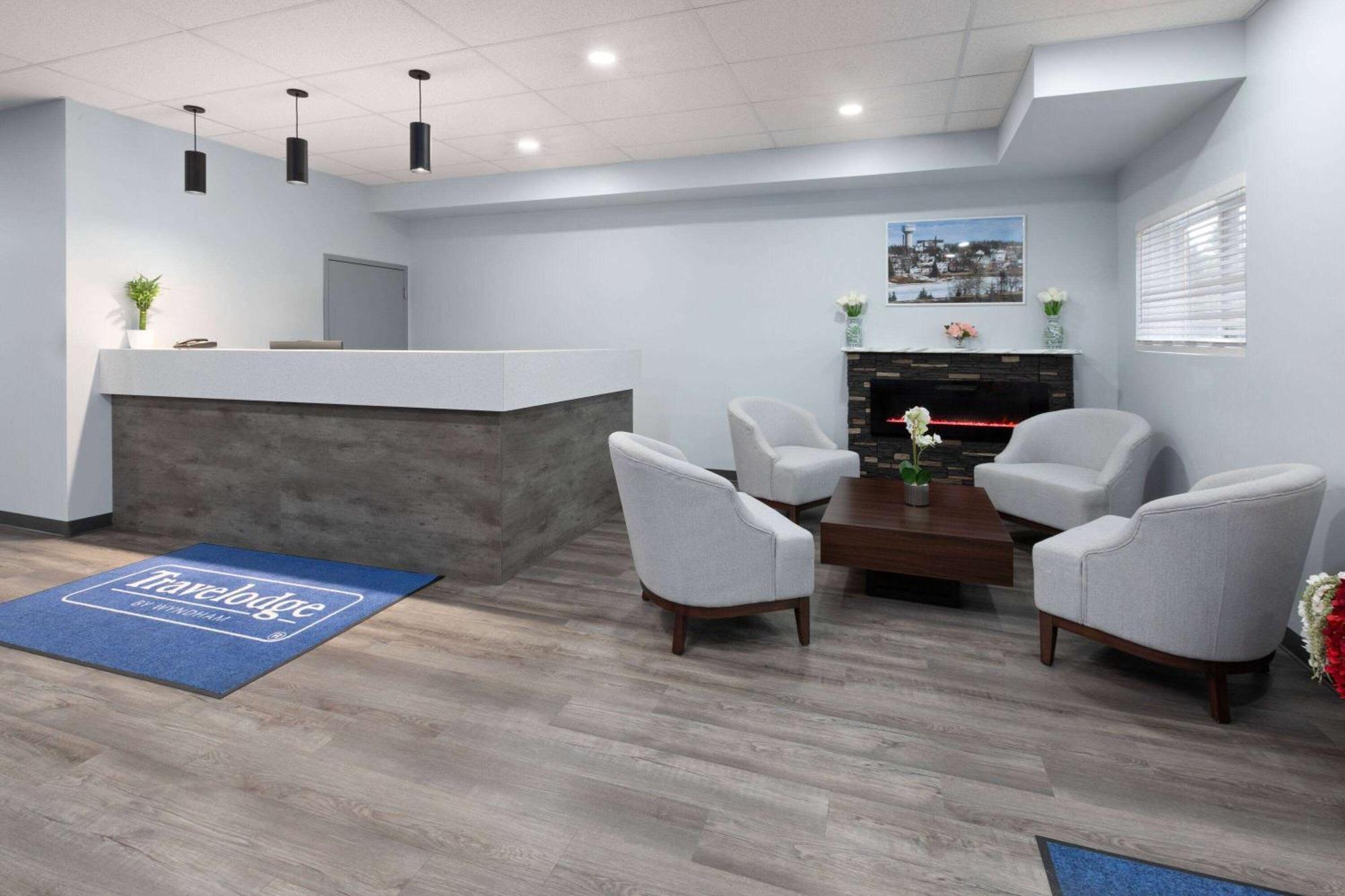 Travelodge By Wyndham Cochrane Ngoại thất bức ảnh